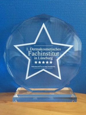 Werbemittel / Pokal: Fachinstitute für Dermakosmetik